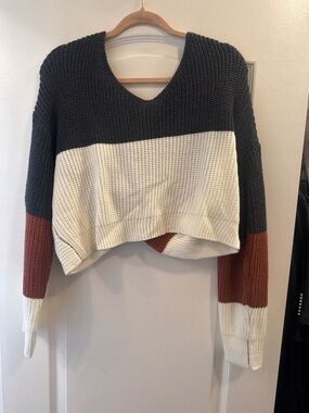 Colorblocked cropped sweater